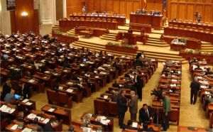 Moţiunea de cenzură împotriva Guvernului Bolojan, votată astăzi în Parlament